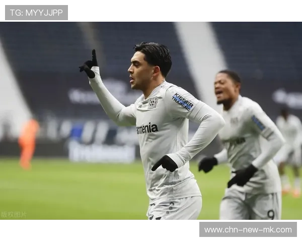 勒沃库森中路穿插制造高频威胁